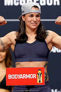 Raquel 'Rocky' Pennington - UFC Fighter